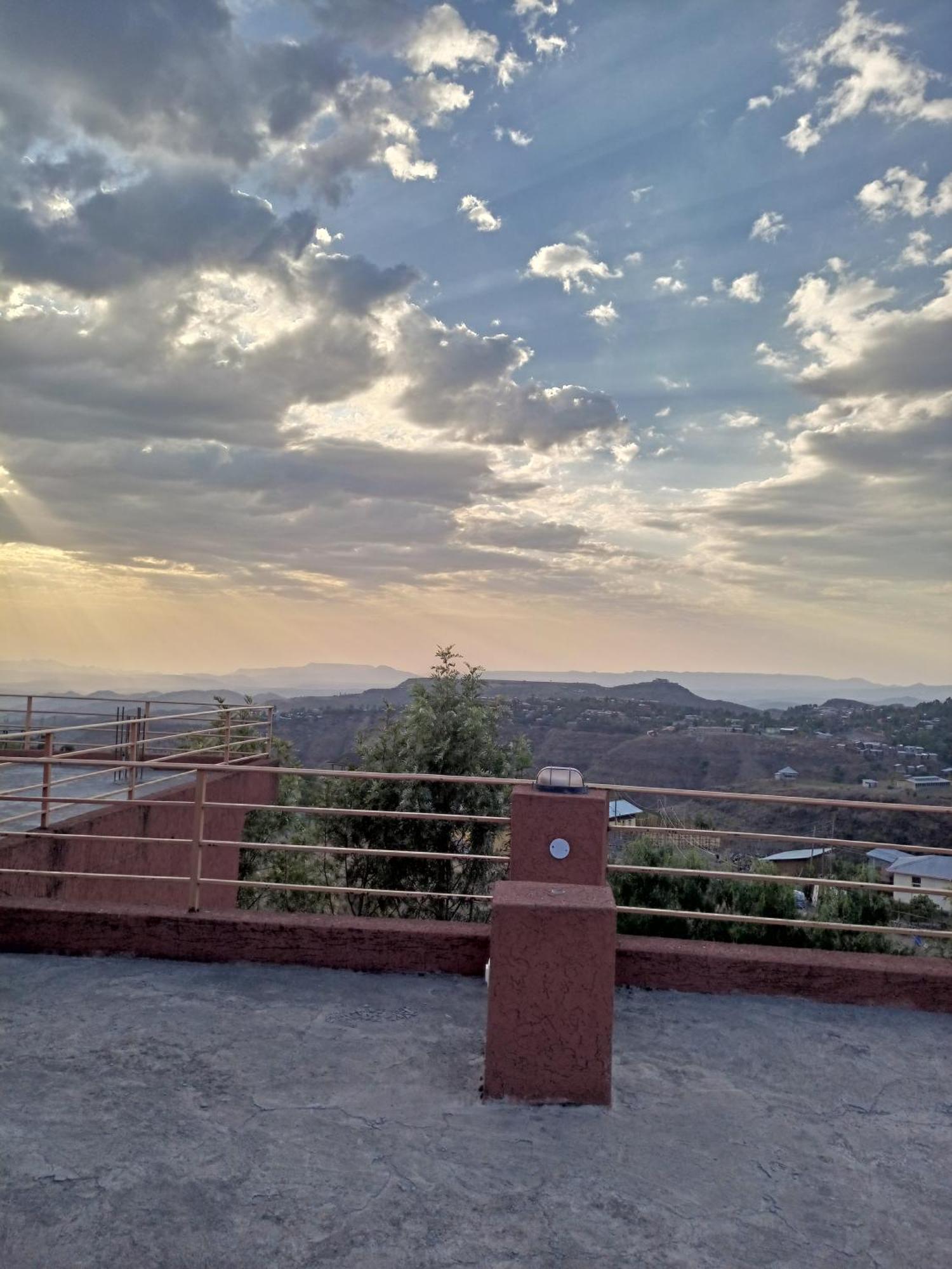 Zan-Seyoum Hotel - Lalībela Екстериор снимка
